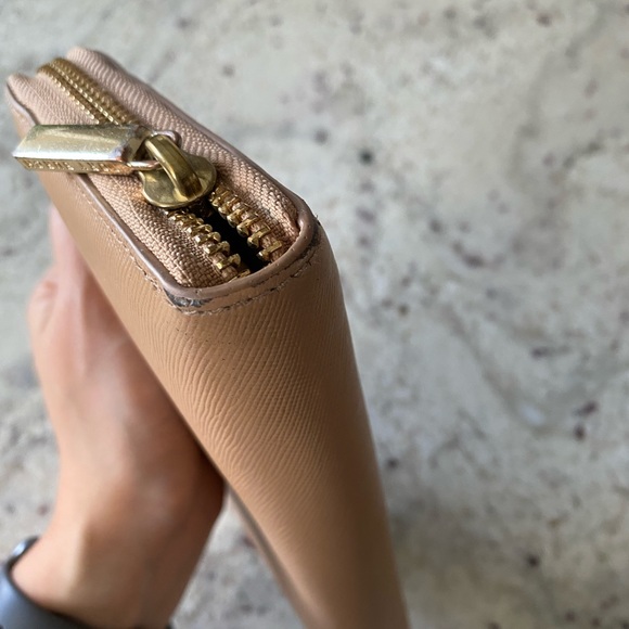 Tory Burch zip continental wallet - Picture 7 of 7